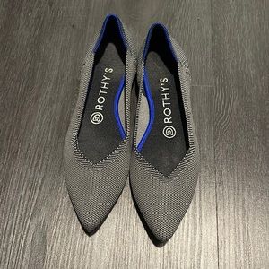 Rothy’s Point Flat in grey